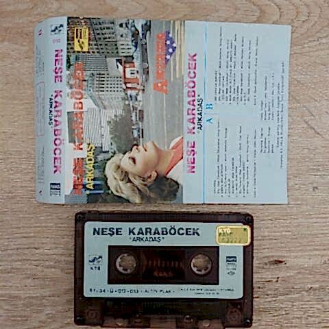 NEŞE KARABÖCEK - ARKADAŞ AMERİKA KASET